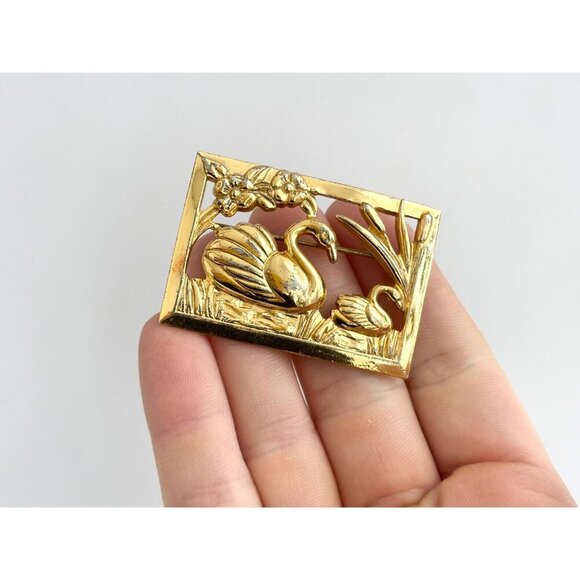 Coro Sterling Signed Vermeil Rectangular Swan Accented Figural Vintage Brooch - Picture 3 of 7